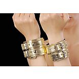 <strong>Наручники, соединенные коротким ремешком, фурнитура с никелевым покрытием 5011-8</strong> <br />
Изготавливаются из искусственной кожи. <div class="charTableblock"><div><span>Материал</span>: кожзам</div><div><span>Цвет</span>: другой</div><div><span>Производитель</span>: Sitabella, Россия</div></div> Наручники, соединенные коротким ремешком, фурнитура с никелевым покрытием 5011-8
Изготавливаются из искусственной кожи.