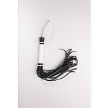 <strong>Гладкая плеть-флоггер с черными хвостами - 40 см.</strong> <br />
Гладкая плеть (флоггер) изготовлена из натуральной кожи. <div class="charTableblock"><div><span>Материал</span>: кожа</div><div><span>Производитель</span>: Sitabella, Россия</div><div><span>Длина, см</span>: 40.00</div></div> Гладкая плеть-флоггер с черными хвостами - 40 см.
Гладкая плеть (флоггер) изготовлена из натуральной кожи.