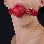 <strong>Кляп-шарик красный 3094-2</strong> <br />
Кляп-шарик 3094-2 изготовлен из натуральной кожи. <div class="charTableblock"><div><span>Тип</span>: фаллос</div><div><span>Цвет</span>: красный, розовый</div><div><span>Материал</span>: латкес</div><div><span>Производитель</span>: Sitabella, Россия</div></div> Кляп-шарик красный 3094-2
Кляп-шарик 3094-2 изготовлен из натуральной кожи.