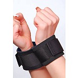 <strong>Наручники черные</strong> <br />
Наручники из новейшего супер-материала неопрен. <div class="charTableblock"><div><span>Материал</span>: текстиль</div><div><span>Цвет</span>: черный</div><div><span>Производитель</span>: Sitabella, Россия</div></div> Наручники черные
Наручники из новейшего супер-материала неопрен.