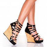 <strong>Босоножки на высокой танкетке GLAMOUR SLIPPER HFW-204-37</strong> <br />
Босоножки на высокой танкетке GLAMOUR SLIPPER HFW-204-37