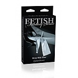 <strong>Шелковая лента FF Limited Edition Grey Silk Ties 441825PD</strong> <br />
Шелковая лента для бондажа серого (серебристого) цвета. <div class="charTableblock"> </div> Шелковая лента FF Limited Edition Grey Silk Ties 441825PD
Шелковая лента для бондажа серого (серебристого) цвета.