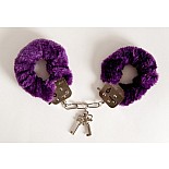 <strong>Наручники фиолетовые.6см</strong> <br />
В том, что вы ласкаете частично обездвиженного сексуального партнёра, есть какая-то своя, особая прелесть. <br><br>
Стоит браслетам с фиолетовой опушкой защёлкнуться на его запястьях, как он станет пленником, ну а вы – его властелином. <br><br>
Поверьте, это – самый подходящий момент для смелых сексуальных экспериментов: от изощрённых пыток вашему рабу не сбежать и не укрыться.
<div class="charTableblock"><div><span>Материал</span>: металл</div><div><span>Цвет</span>: другой</div><div><span>Производитель</span>: ToyFa, Китай</div></div> Наручники фиолетовые.6см
В том, что вы ласкаете частично обездвиженного сексуального партнёра, есть какая-то своя, особая прелесть. <br><br>
Стоит браслетам с фиолетовой опушкой защёлкнуться на его запястьях, как он станет пленником, ну а вы – его властелином. <br><br>
Поверьте, это – самый подходящий момент для смелых сексуальных экспериментов: от изощрённых пыток вашему рабу не сбежать и не укрыться.