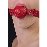 <strong>Кляп красный</strong> <br />
Кляп. <div class="charTableblock"><div><span>Тип</span>: фаллос</div><div><span>Цвет</span>: красный, розовый</div><div><span>Материал</span>: латкес</div><div><span>Производитель</span>: Sitabella, Россия</div></div> Кляп красный
Кляп.