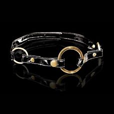 <strong>Кляп-рамка Fetish Fantasy Gold O-Ring Gag</strong> <br />
Этот элегантный кляп - рамка из коллекции Fetish Fantasy Gold идеально подходит для начинающих и опытных игроков неволи.<div class="charTableblock"><div><span>Тип</span>: рамка (кольцо)</div><div><span>Цвет</span>: черный</div><div><span>Производитель</span>: PipeDream, США</div></div> Кляп-рамка Fetish Fantasy Gold O-Ring Gag
Этот элегантный кляп - рамка из коллекции Fetish Fantasy Gold идеально подходит для начинающих и опытных игроков неволи.