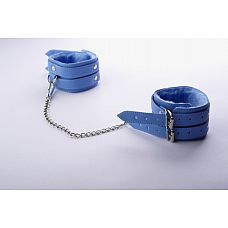 <strong>Голубые оковы на ноги </strong> <br />
Изготавливаются из искусственной кожи.<div class="charTableblock"><div><span>Материал</span>: кожзам</div><div><span>Цвет</span>: другой</div><div><span>Производитель</span>: Sitabella, Россия</div></div> Голубые оковы на ноги
Изготавливаются из искусственной кожи.