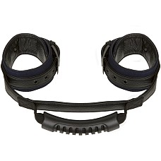 <strong>Поножи BLACK&BLUE G-SPOT HANDLE 8125-20BXDJ</strong> <br />
Поножи BLACK&BLUE G-SPOT HANDLE сделаны из мягкой кожи, отделка из замши исключает возможность травм и делает аксессуар безопасным при использовании.<div class="charTableblock"><div><span>Материал</span>: кожа</div><div><span>Цвет</span>: черный</div><div><span>Производитель</span>: Doc Johnson, США</div></div> Поножи BLACK&BLUE G-SPOT HANDLE 8125-20BXDJ
Поножи BLACK&BLUE G-SPOT HANDLE сделаны из мягкой кожи, отделка из замши исключает возможность травм и делает аксессуар безопасным при использовании.