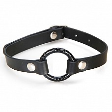 <strong>Кляп с кольцом черного цвета LF4021</strong> <br />
Удобный кляп классического черного цвета с кольцом.<div class="charTableblock"><div><span>Тип</span>: рамка (кольцо)</div><div><span>Цвет</span>: черный</div></div> Кляп с кольцом черного цвета LF4021
Удобный кляп классического черного цвета с кольцом.