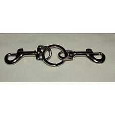Два карабина на металлическом кольце 
Два карабина с кольцом могут использоваться для соединения наручников и поножей, а также других девайсов БДСМ-тематики.