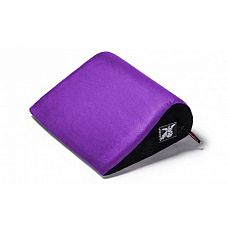 Фиолетовая малая замшевая подушка для любви Liberator Retail Jaz 
Положенная на изогнутую сторону, подушка поддерживает тело плоской стороной, позволяя бедрам качаться вперед и назад, усиливая ощущения от фрикций.