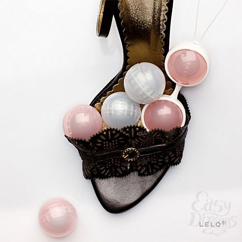  1:    Luna Beads (LELO)